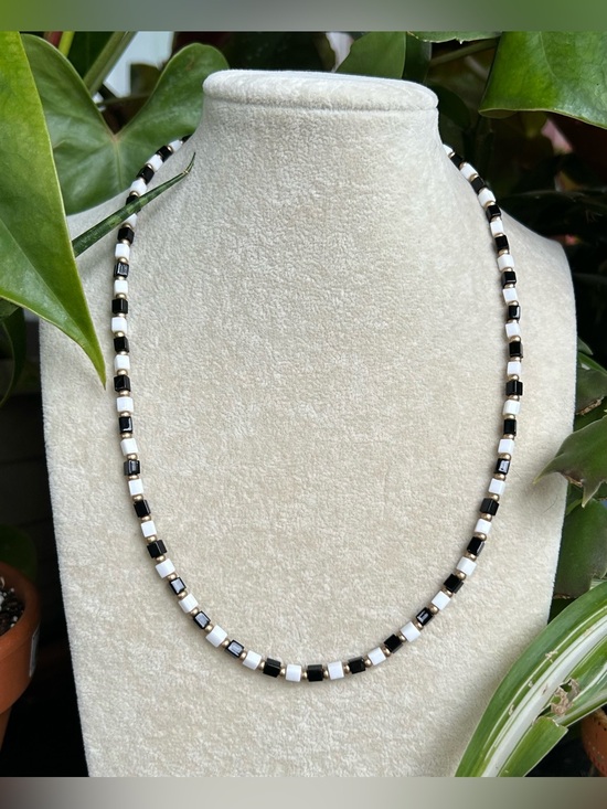 Handmade Jewelry - Black & White necklace